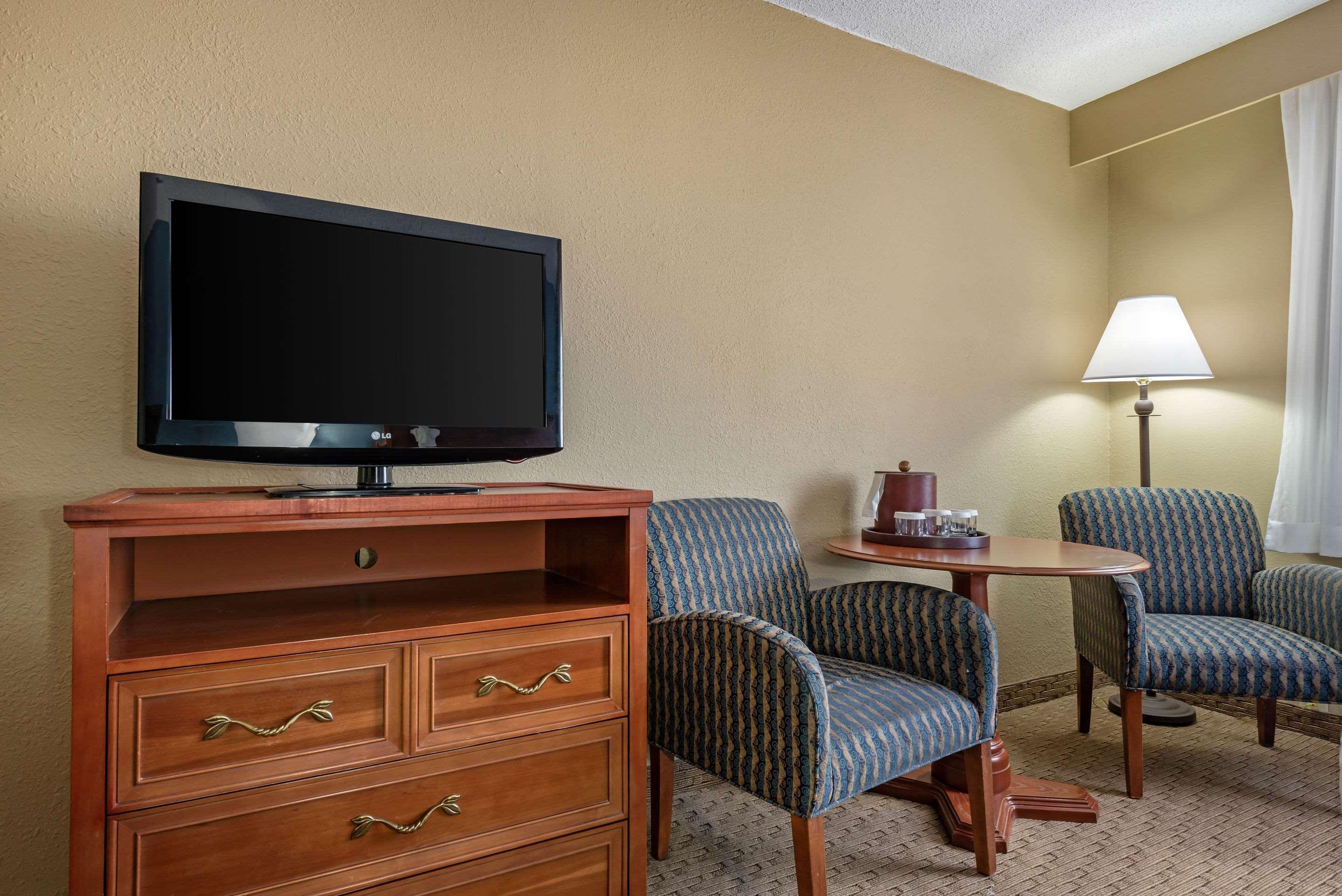 Clarion Hotel Conference Center - North Lexington Ngoại thất bức ảnh