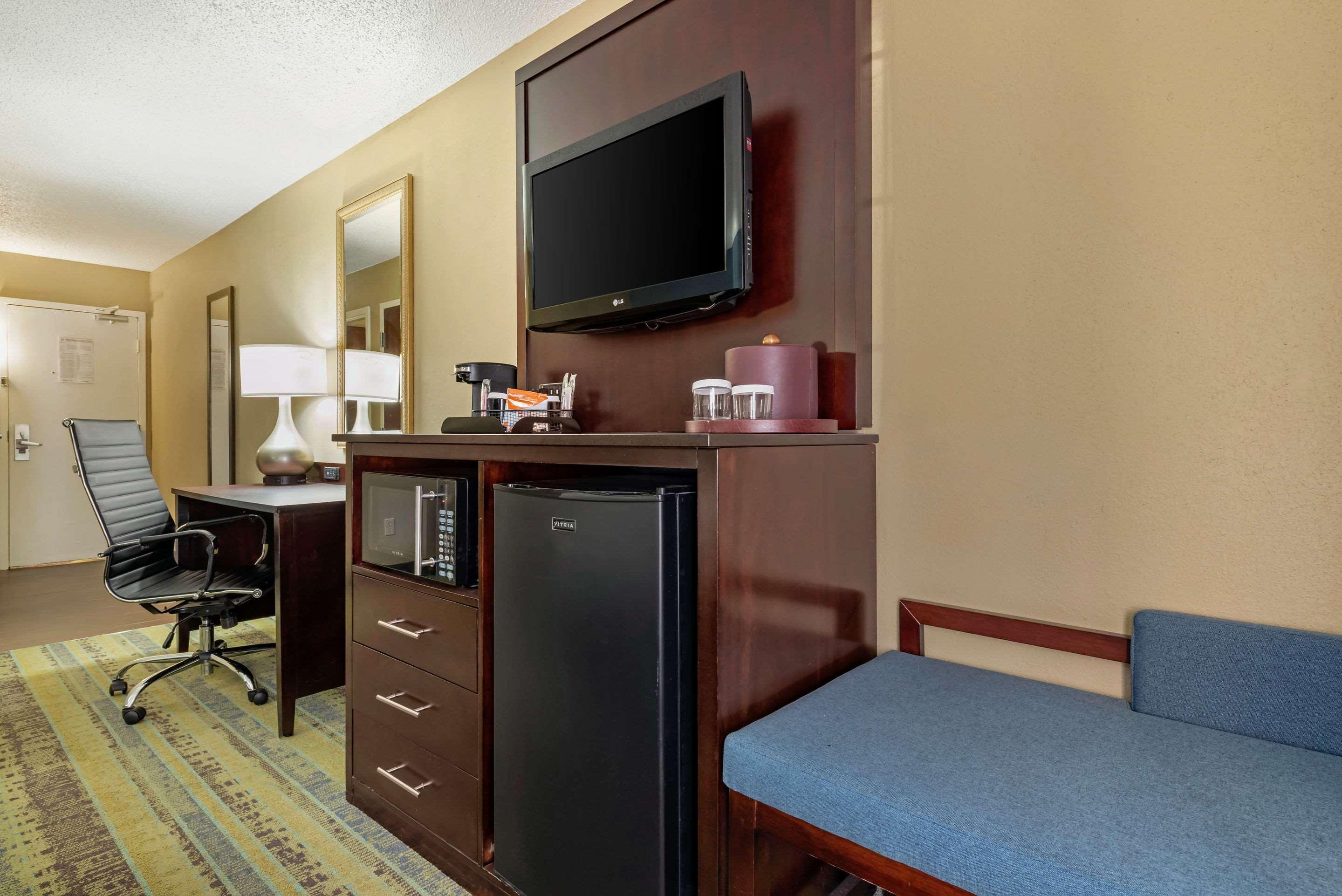 Clarion Hotel Conference Center - North Lexington Ngoại thất bức ảnh