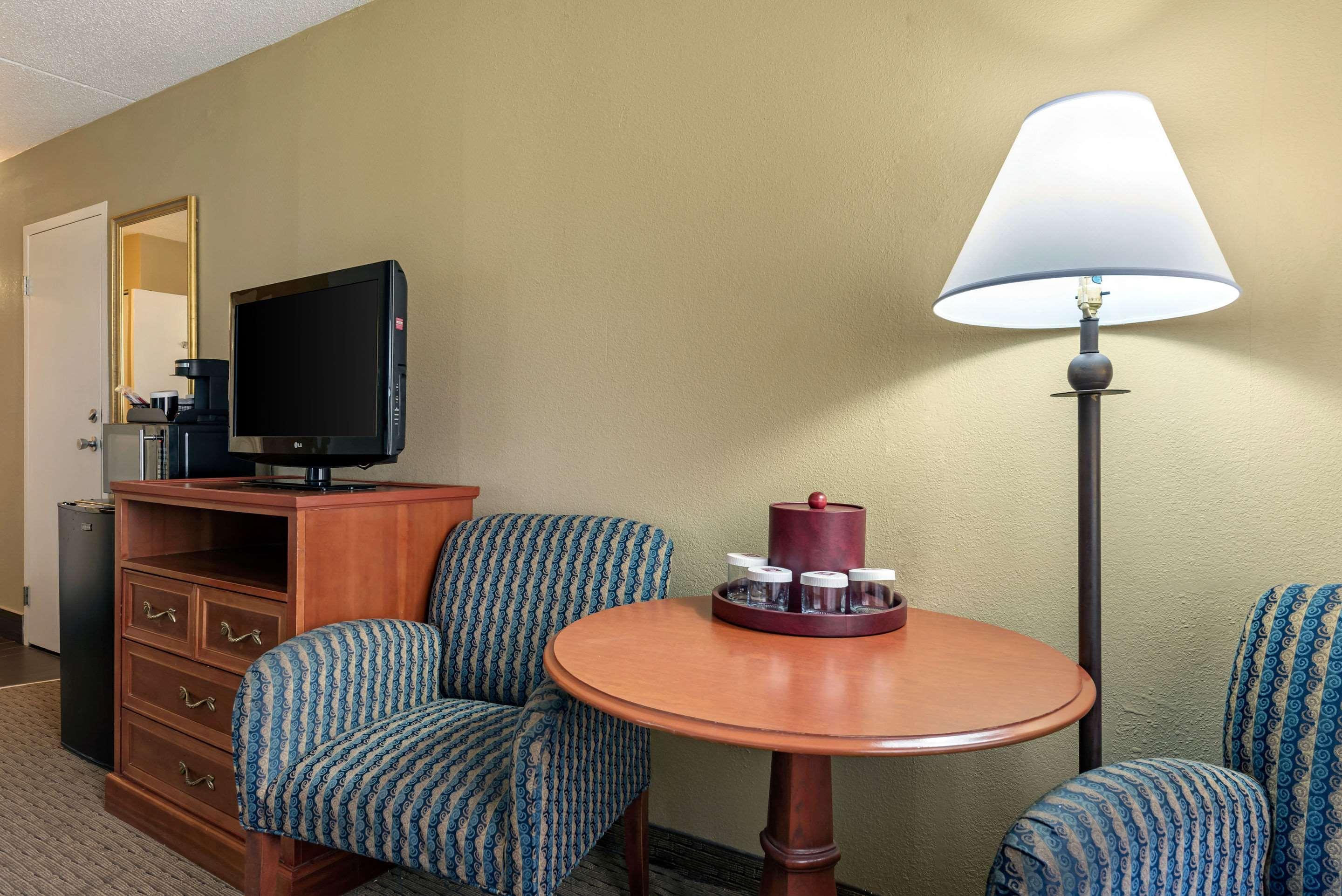 Clarion Hotel Conference Center - North Lexington Ngoại thất bức ảnh