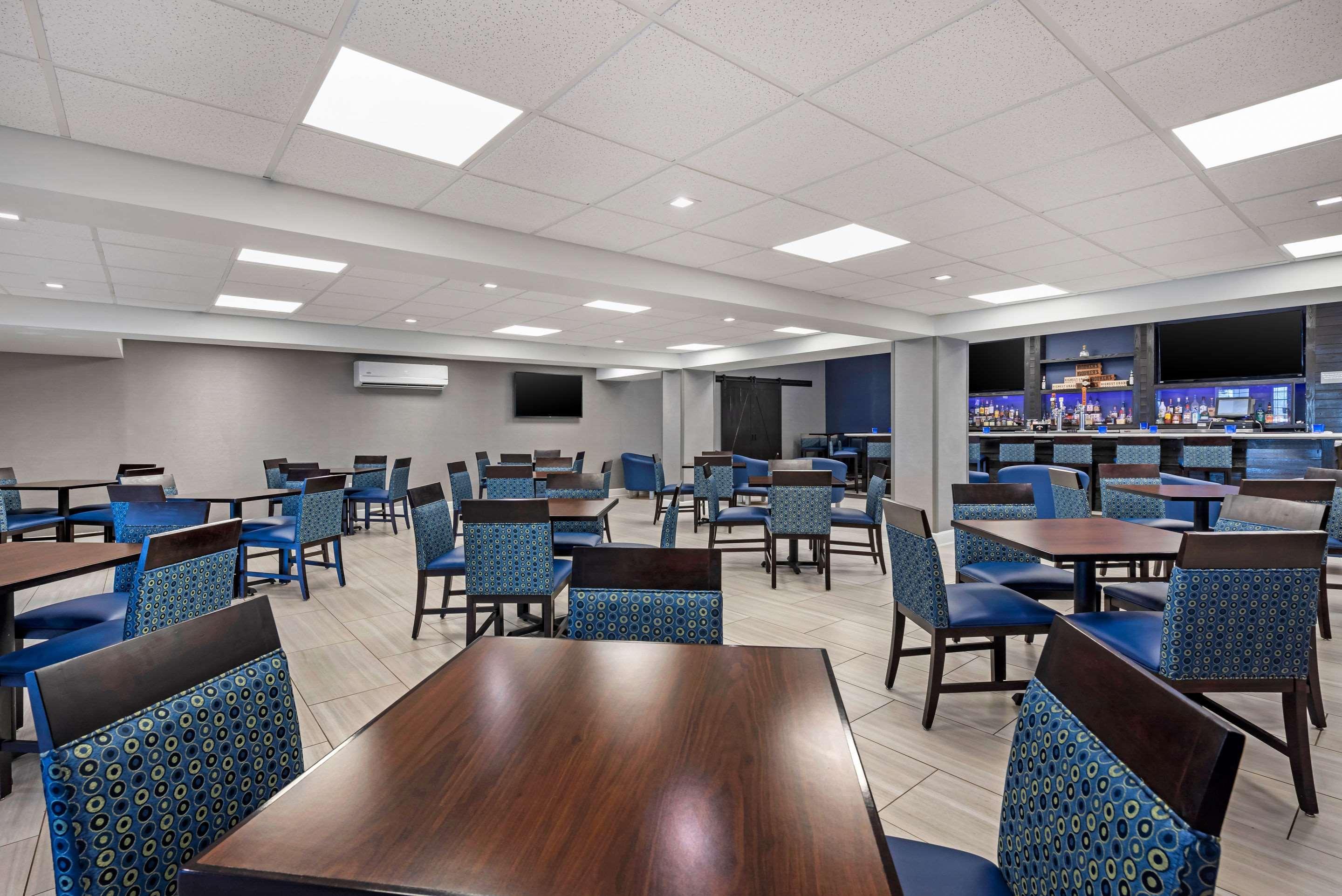 Clarion Hotel Conference Center - North Lexington Ngoại thất bức ảnh
